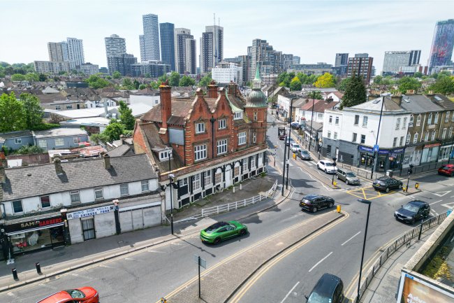 Former Leslie Arms Public House, 62 Lower Addiscombe Road, Croydon CR0 6AB 8