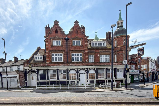Former Leslie Arms Public House, 62 Lower Addiscombe Road, Croydon CR0 6AB 8