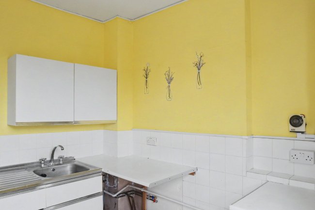 Flat 7, 24 Longridge Road, Earl's Court, London SW5 9SL 6