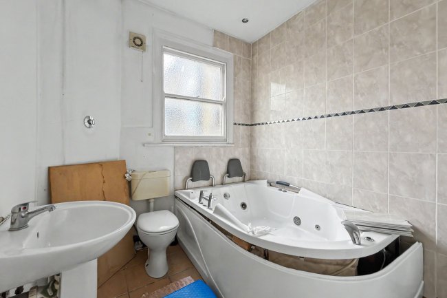91a Little Ilford Lane, Manor Park, London, E12 5PN 7
