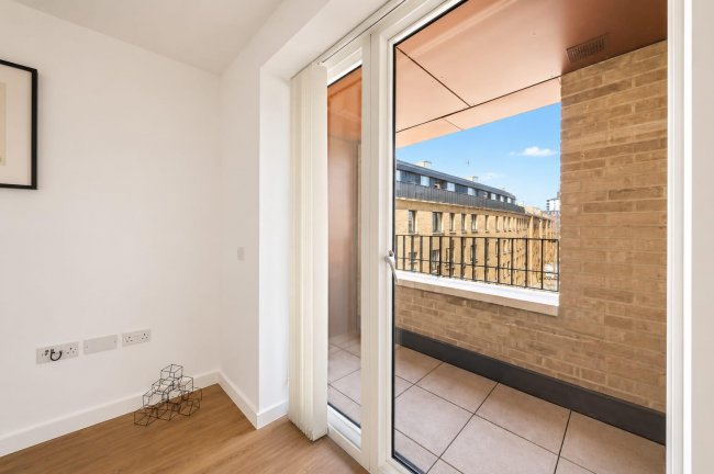Flat 14, Block Z, Peabody Avenue, Pimlico, London SW1V 4BB 8