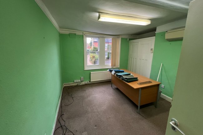 43 Kneesworth Street, Royston, SG8 5AB 25