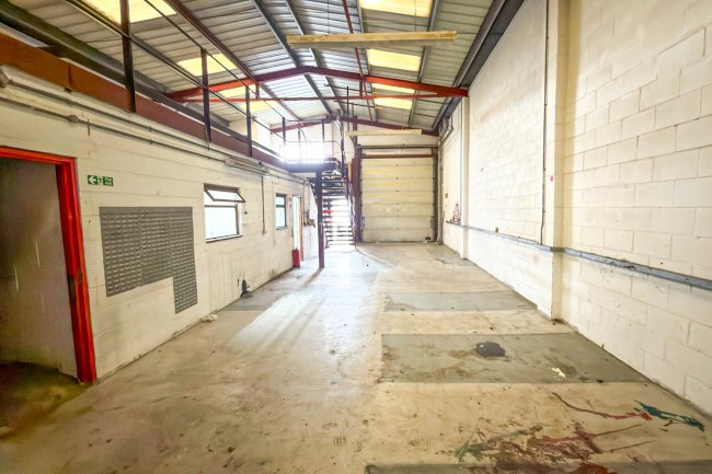 Unit 17, Tait Road Industrial Estate, Croydon CR0 2DP 3