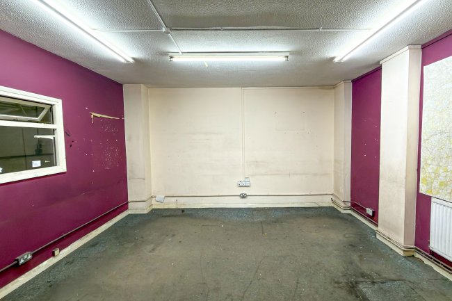 Unit 17, Tait Road Industrial Estate, Croydon CR0 2DP 3