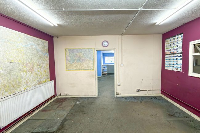Unit 17, Tait Road Industrial Estate, Croydon CR0 2DP 3