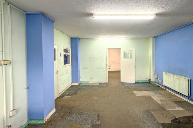 Unit 17, Tait Road Industrial Estate, Croydon CR0 2DP 3