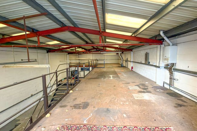 Unit 17, Tait Road Industrial Estate, Croydon CR0 2DP 3