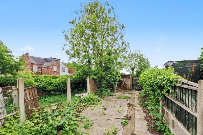 127 St Albans Road, Daybrook, Nottinghamshire NG5 6GT 2