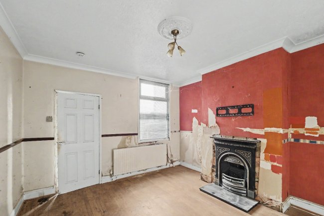 127 St Albans Road, Daybrook, Nottinghamshire NG5 6GT 2