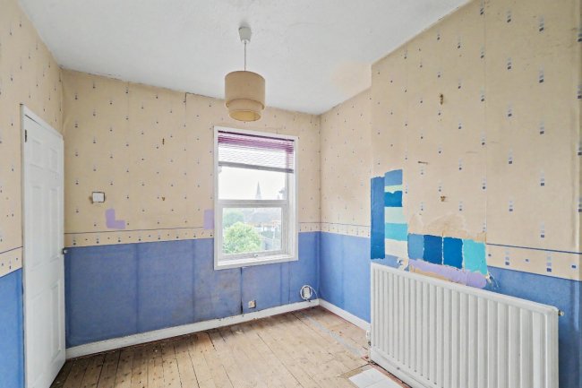 127 St Albans Road, Daybrook, Nottinghamshire NG5 6GT 2