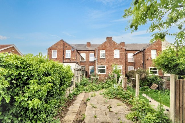 127 St Albans Road, Daybrook, Nottinghamshire NG5 6GT 2