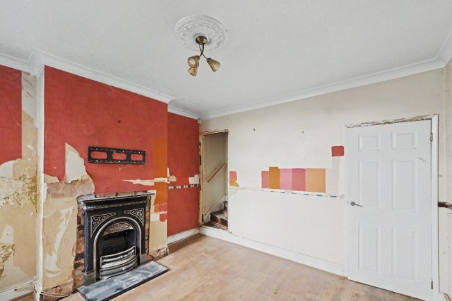 127 St Albans Road, Daybrook, Nottinghamshire NG5 6GT 2