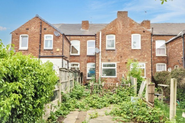 127 St Albans Road, Daybrook, Nottinghamshire NG5 6GT 2
