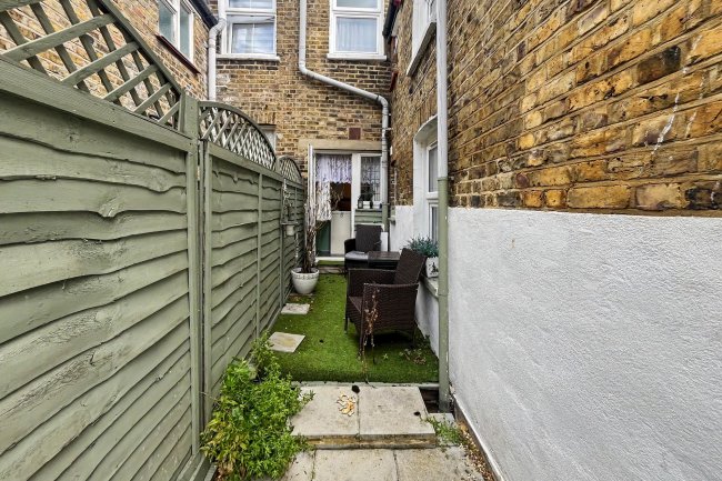 52 Inworth Street, Battersea, London SW11 3EP 4