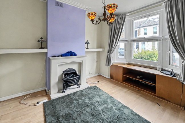 52 Inworth Street, Battersea, London SW11 3EP 4
