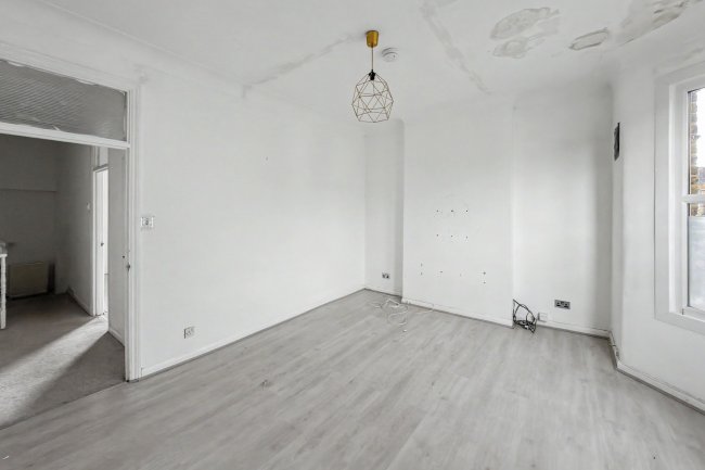 First Floor Flat, 11 St Antony’s Road, Forest Gate, London E7 9QA 6