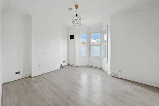First Floor Flat, 11 St Antony’s Road, Forest Gate, London E7 9QA 6