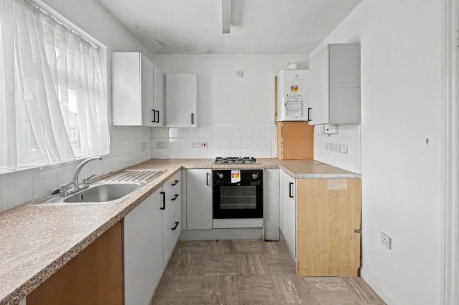 First Floor Flat, 11 St Antony’s Road, Forest Gate, London E7 9QA 6