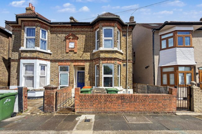 First Floor Flat, 11 St Antony’s Road, Forest Gate, London E7 9QA 6