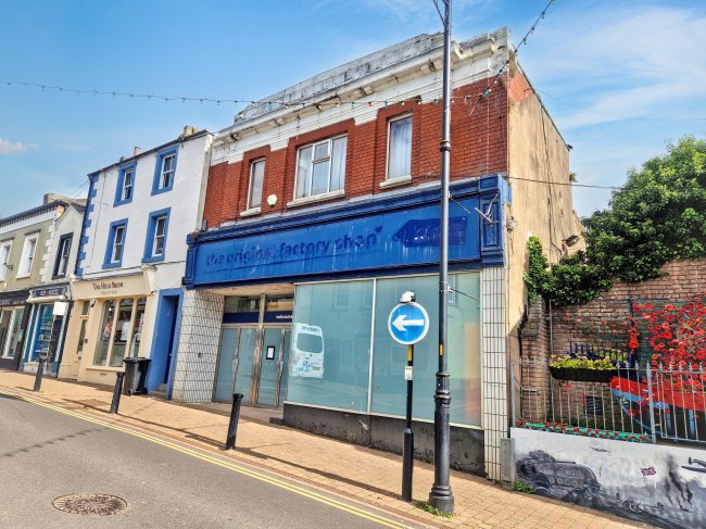 62 Senhouse Street, Maryport, Cumbria, CA15 6BS 4