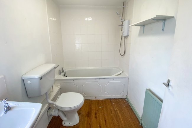 7 Hill Corner Road, Chippenham, Wiltshire, SN15 1DW 9