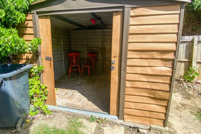 7 Hill Corner Road, Chippenham, Wiltshire, SN15 1DW 9