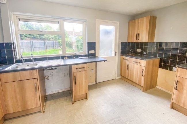 7 Hill Corner Road, Chippenham, Wiltshire, SN15 1DW 9