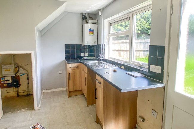 7 Hill Corner Road, Chippenham, Wiltshire, SN15 1DW 9