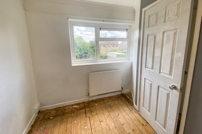 7 Hill Corner Road, Chippenham, Wiltshire, SN15 1DW 9