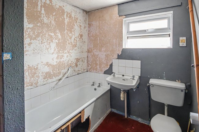 9 Vale View, Royal Wootton Bassett, Swindon, SN4 7BY 4