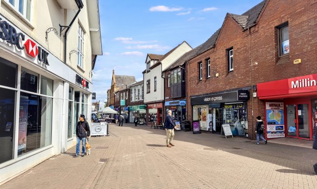 4 Queens Road, Nuneaton, CV11 5JW 39