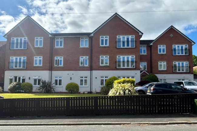 Flat 2, Holly Tree Court, 9 Beresford Road, Prenton, CH43 1XQ 8