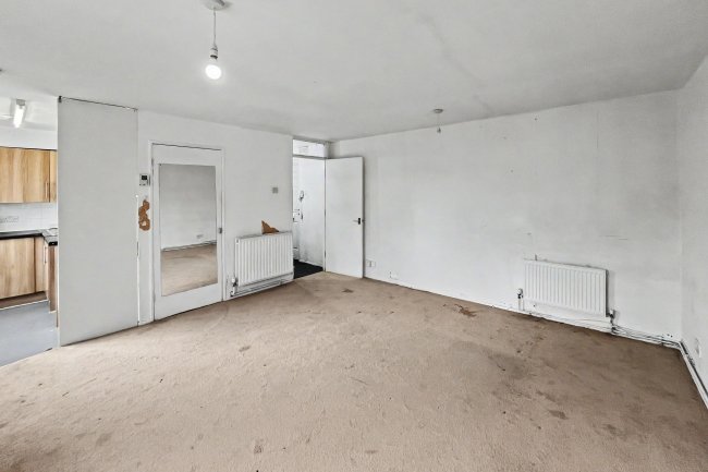 29 Menlo Gardens, Beulah Hill, Upper Norwood, SE19 3DT 9