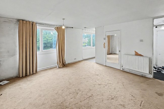 29 Menlo Gardens, Beulah Hill, Upper Norwood, SE19 3DT 9