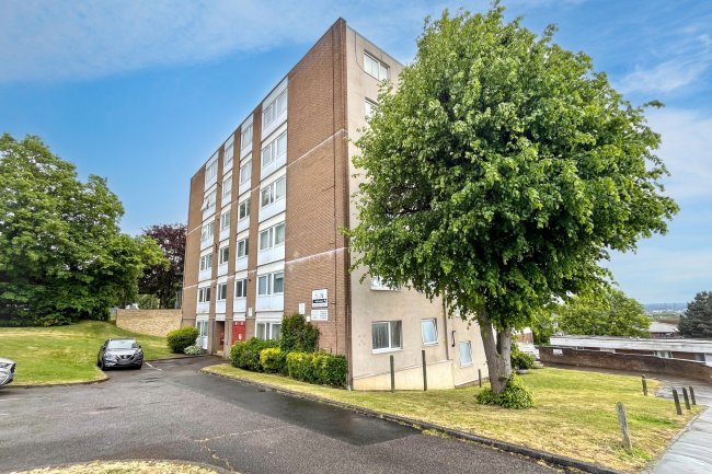 29 Menlo Gardens, Beulah Hill, Upper Norwood, SE19 3DT 9
