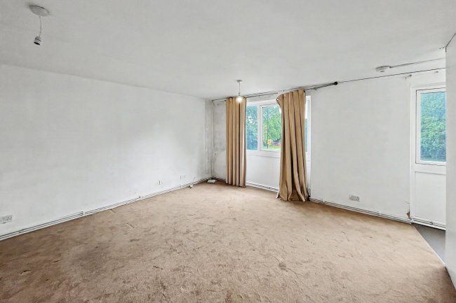 29 Menlo Gardens, Beulah Hill, Upper Norwood, SE19 3DT 9