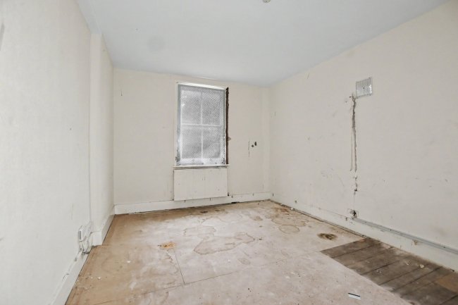 220 Burrage Road, Woolwich, London, SE18 7JU 10