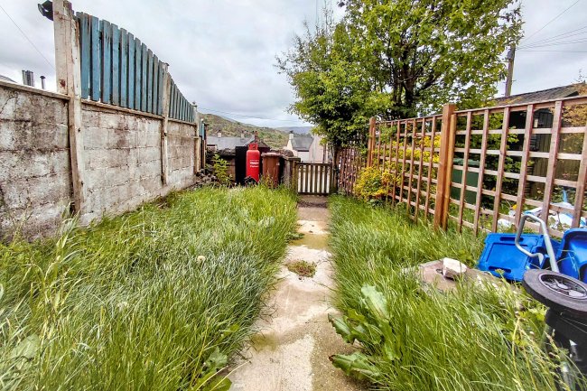 9 High Street, Deiniolen, Caernarfon, LL55 3HU 4