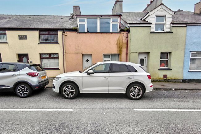 9 High Street, Deiniolen, Caernarfon, LL55 3HU 4