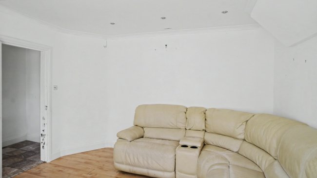 36 Wordsworth Avenue, Greenford, UB6 9AB 6