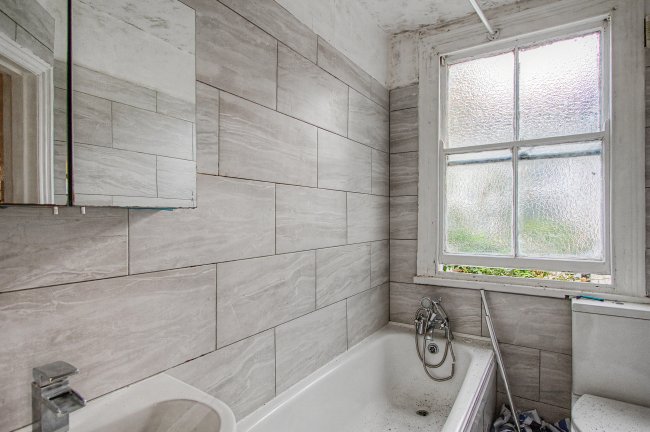 Upper Flat 284, Mount Pleasant Road, Tottenham,  London, N17 6EZ 5