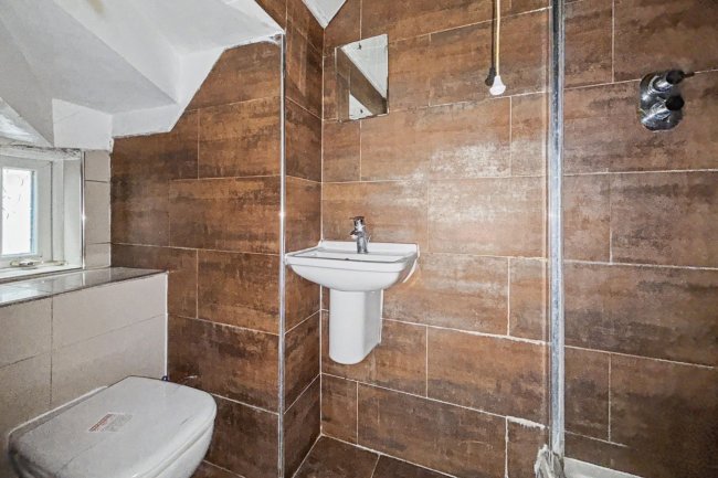 65 Ormesby Way, Harrow, HA3 9SE 9