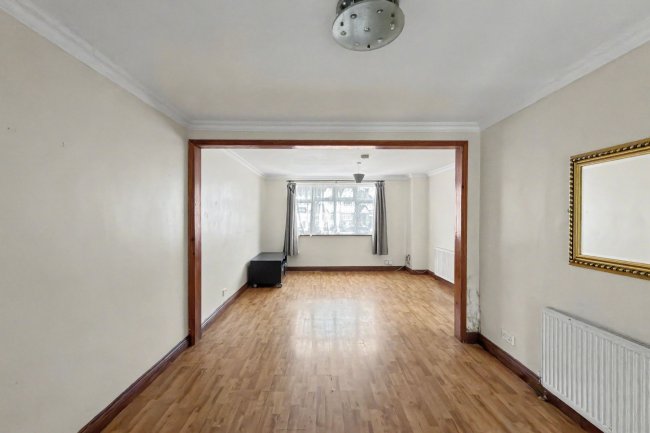 65 Ormesby Way, Harrow, HA3 9SE 9