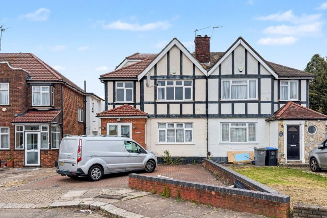 65 Ormesby Way, Harrow, HA3 9SE 9