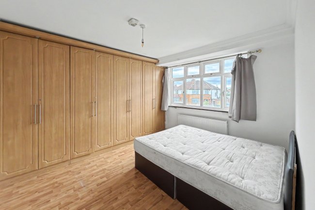 65 Ormesby Way, Harrow, HA3 9SE 9