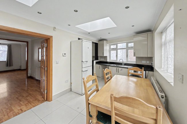 65 Ormesby Way, Harrow, HA3 9SE 9