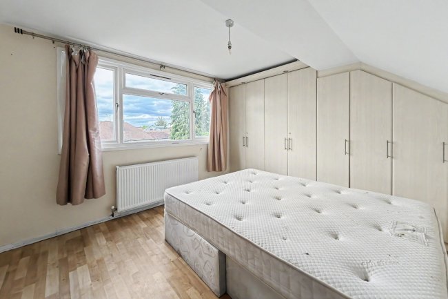 65 Ormesby Way, Harrow, HA3 9SE 9