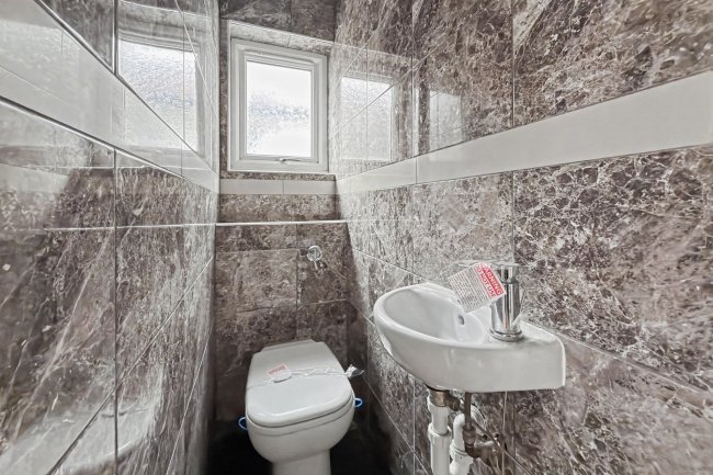 65 Ormesby Way, Harrow, HA3 9SE 9