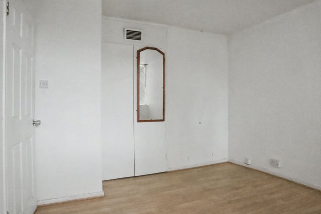 17 Ebbisham Drive, Vauxhall, London, SW8 1UB 1