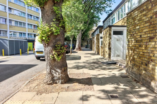 17 Ebbisham Drive, Vauxhall, London, SW8 1UB 1